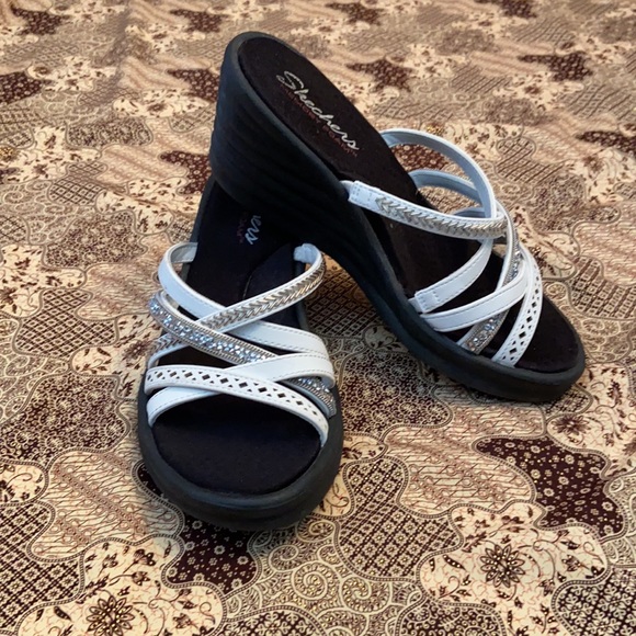 Shoes - Skechers wedge sandals